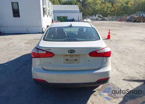 2015 Kia Forte Lx z USA, uszkodzony, nr VIN KNAFK4A67F5418000